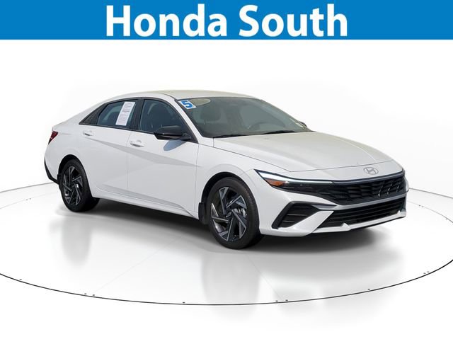 Used 2025 Hyundai Elantra Sport image 1