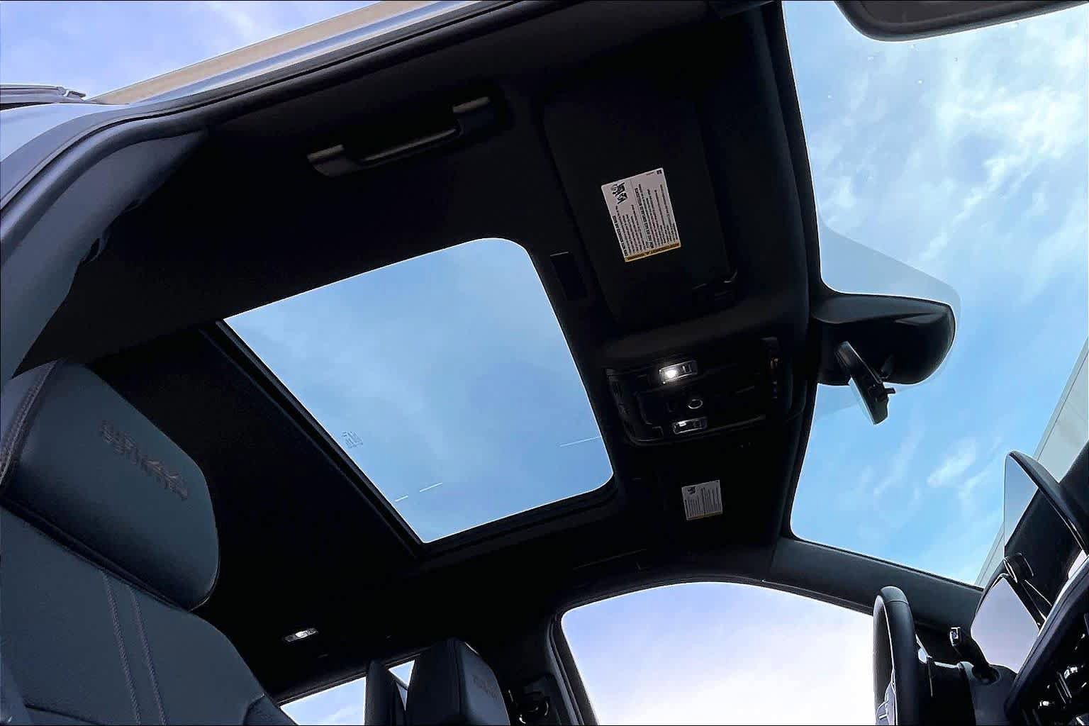 Certified 2025 Chevrolet Tahoe High Country AWD/4WD image 14