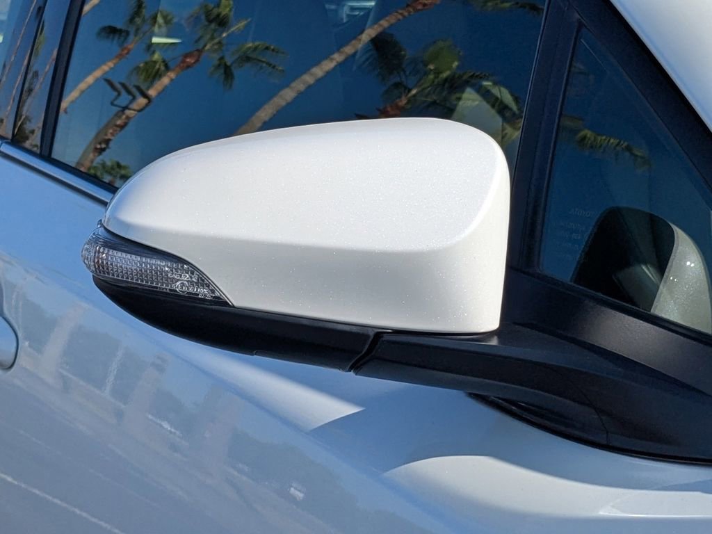 Used 2020 Toyota C-HR Limited image 12