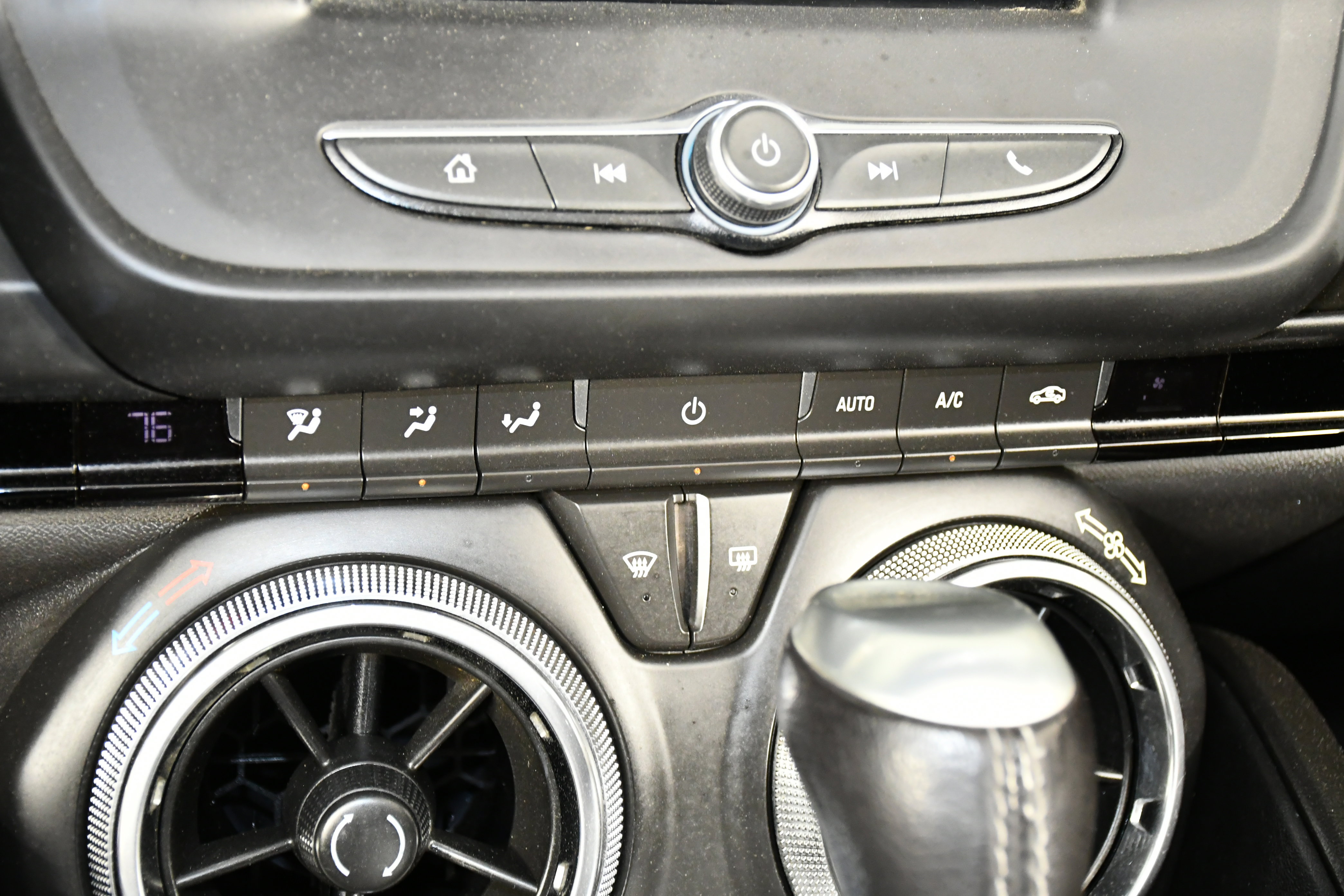 Used 2020 Chevrolet Camaro LT image 32