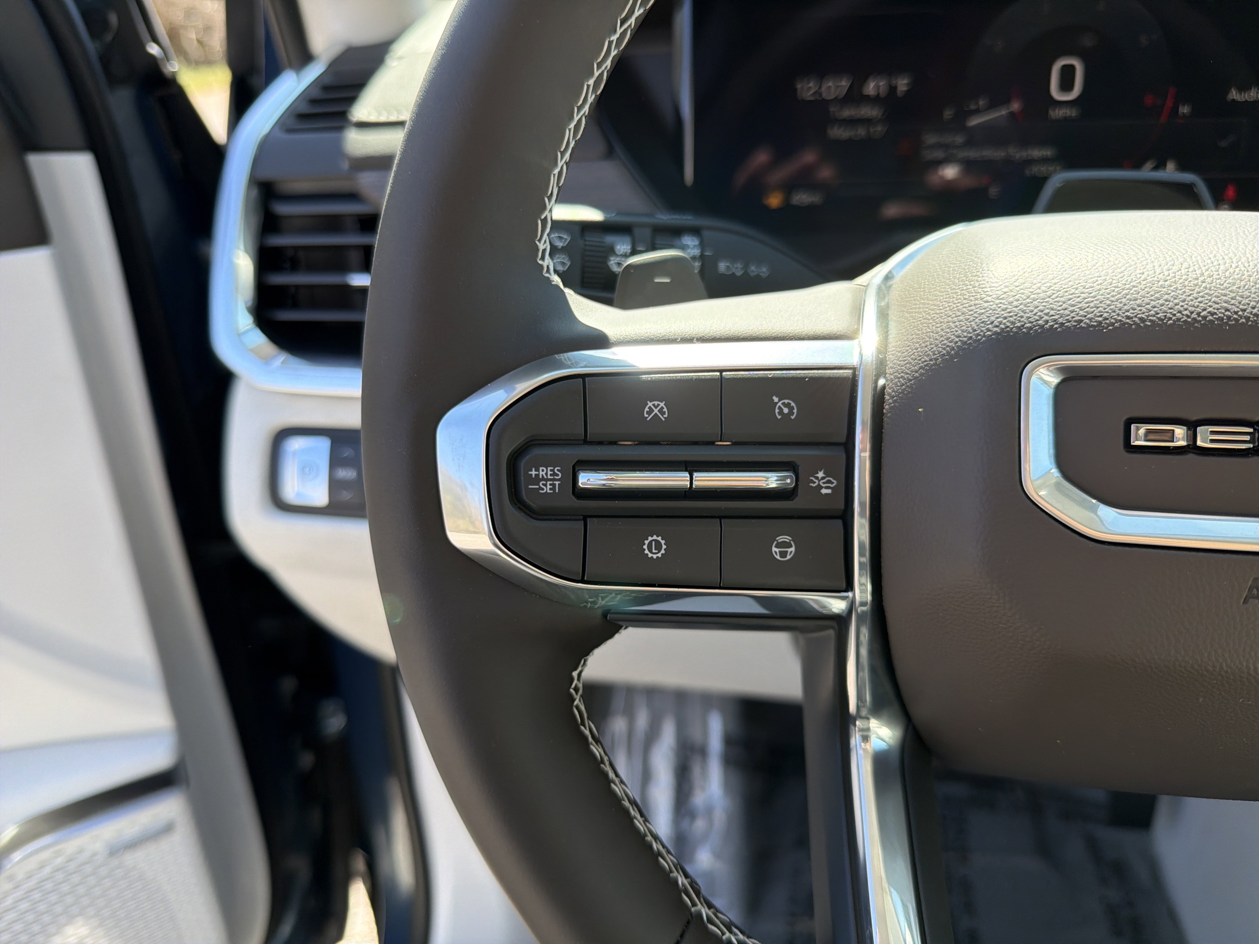 New 2026 GMC Acadia Denali w/ Super Cruise Package image 34