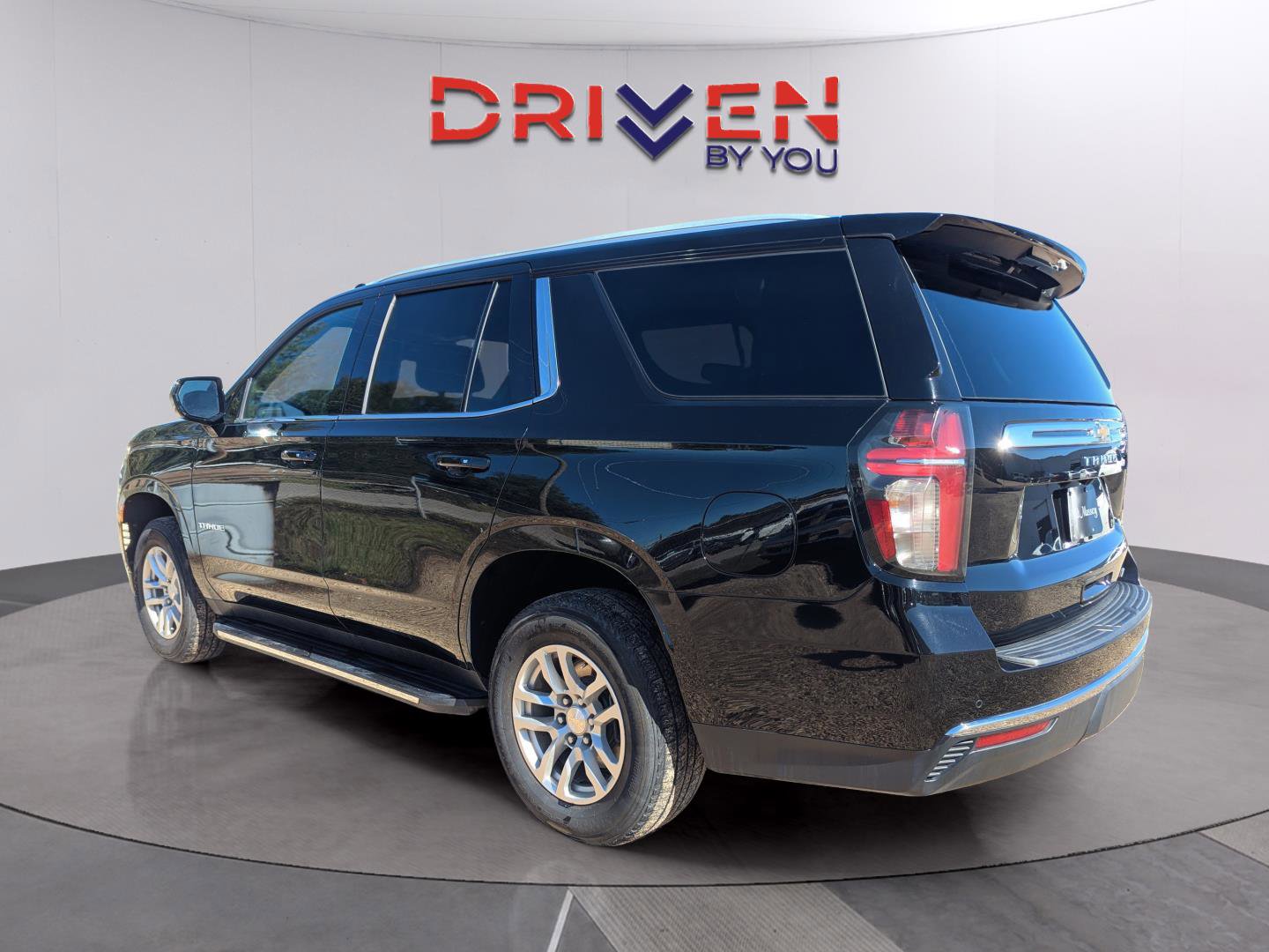 Used 2023 Chevrolet Tahoe LT image 3