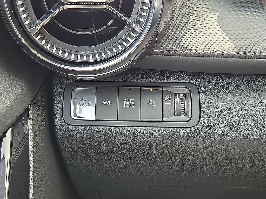Used 2026 Chevrolet Equinox LT AWD/4WD image 24