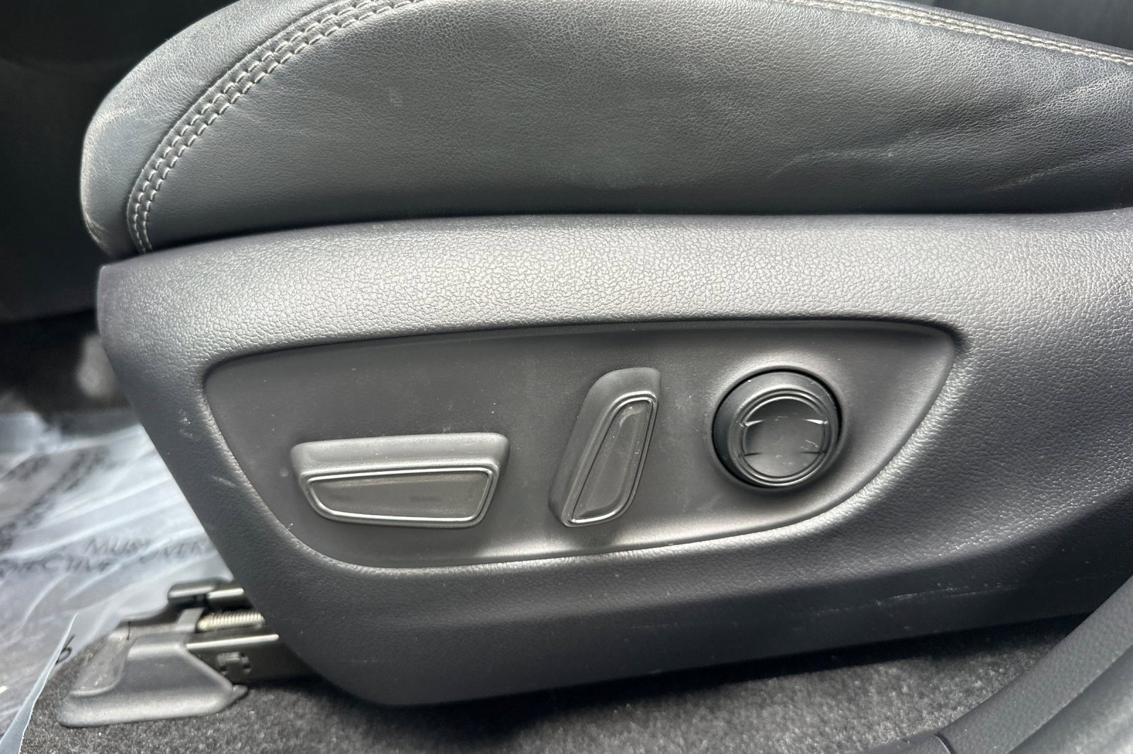 Used 2023 Toyota RAV4 XLE Premium AWD/4WD image 14