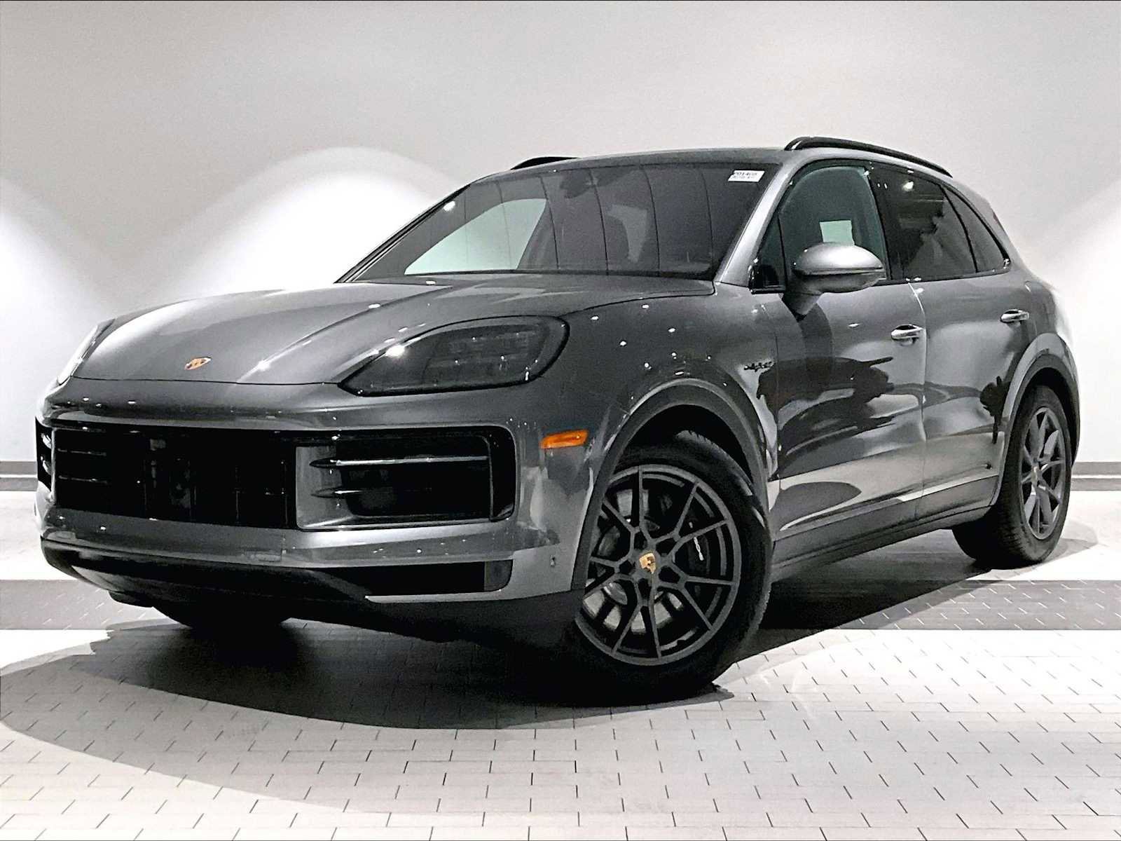 Used 2025 Porsche Cayenne E-Hybrid image 1