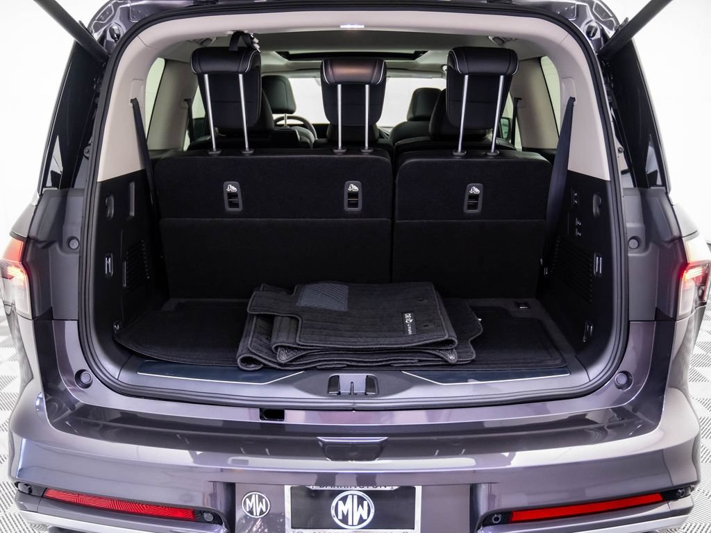 Certified 2026 INFINITI QX80 Luxe w/ Cargo Package AWD/4WD image 33
