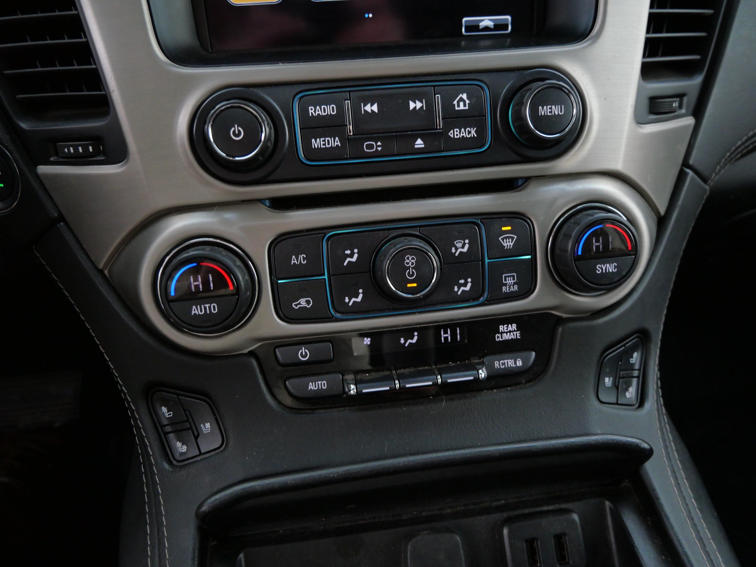 Certified 2019 GMC Yukon Denali w/ Denali Ultimate Package AWD/4WD image 37