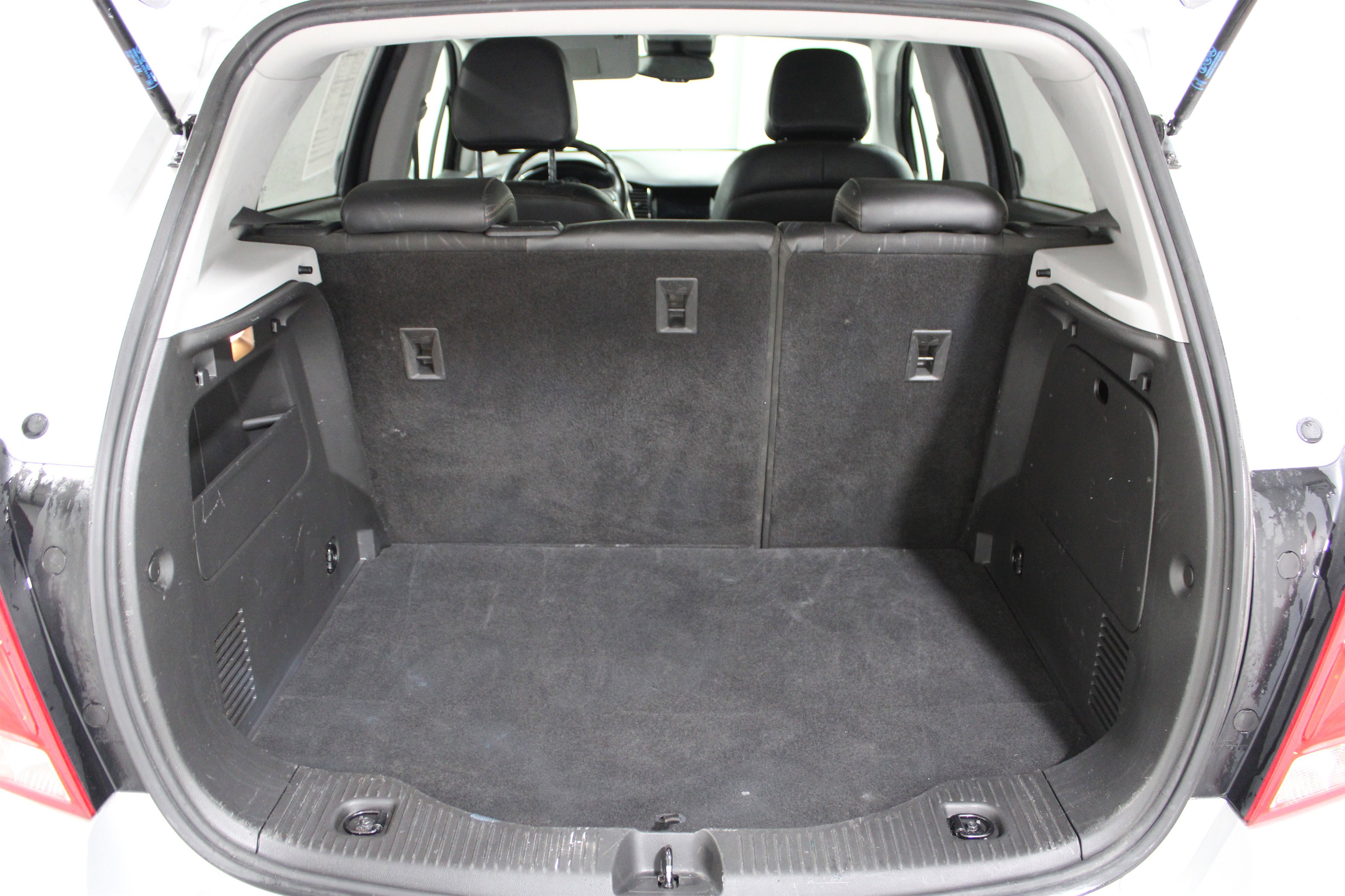 Used 2019 Chevrolet Trax LT w/ LT Convenience Package FWD image 20