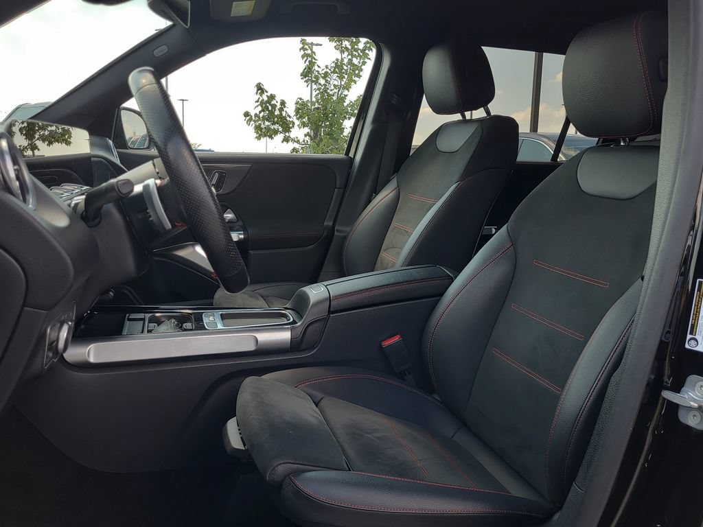 Used 2024 Mercedes-Benz GLB 250 image 11