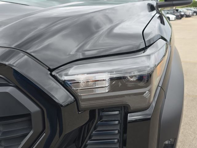 Used 2025 Toyota Tacoma TRD Off-Road image 30