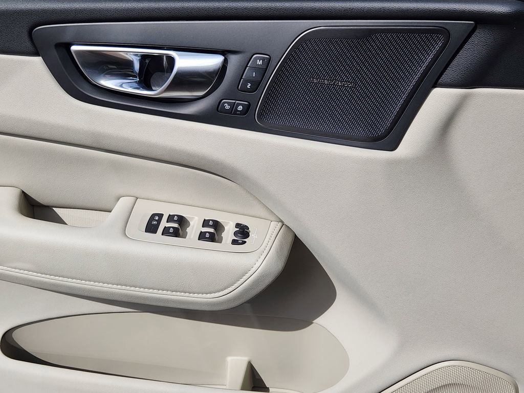 New 2026 Volvo XC60 B5 Ultra w/ Protection Package Premier image 13
