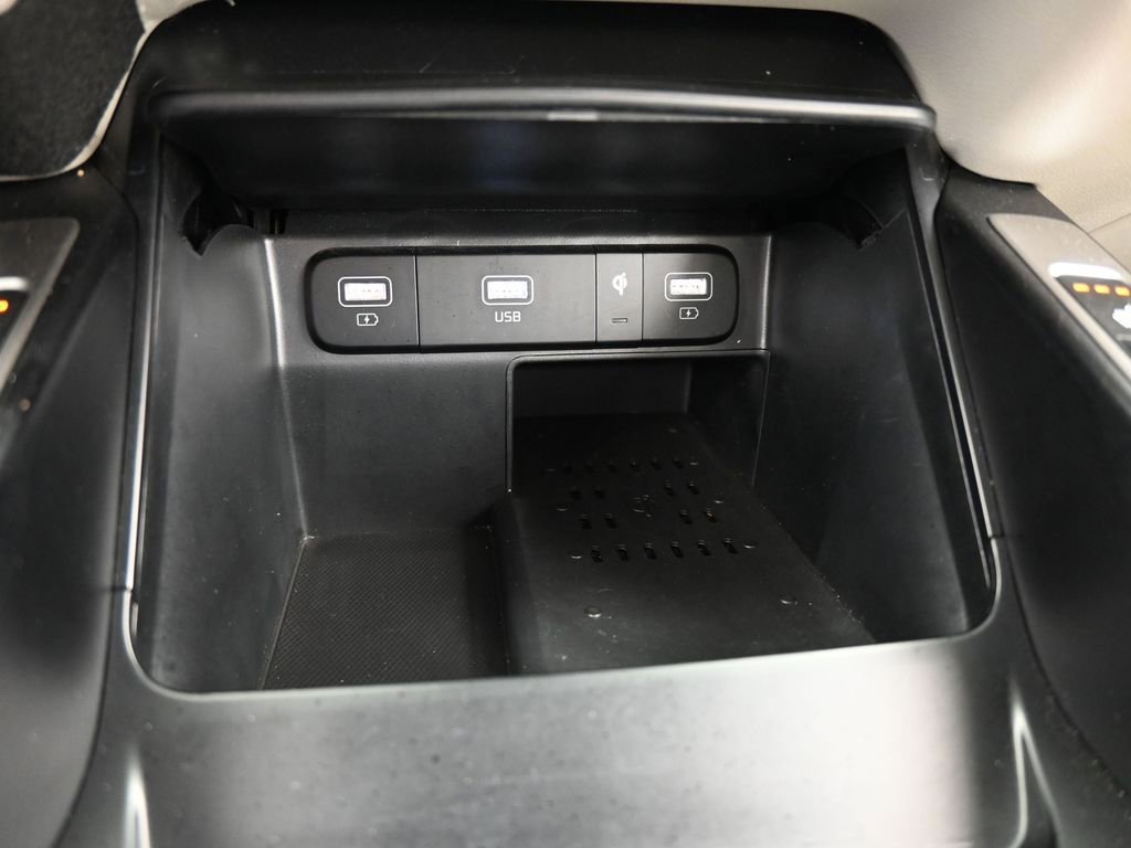 Used 2022 Kia Sorento EX w/ Panoramic Sunroof Package image 28