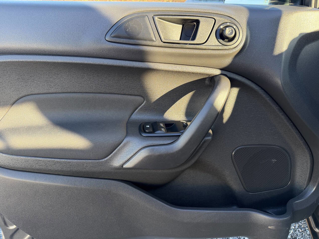 Used 2017 Ford Fiesta SE image 12