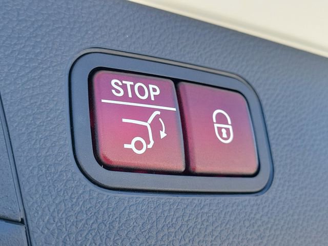 Used 2020 Mercedes-Benz GLC 300 image 11