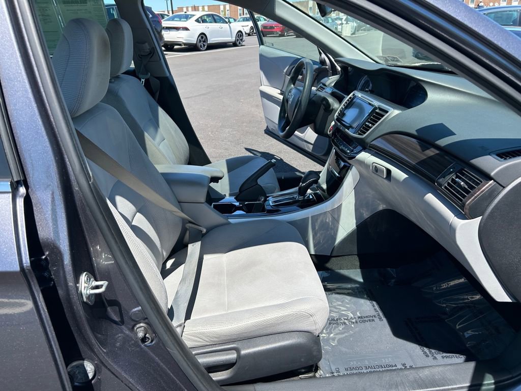 Used 2017 Honda Accord EX image 24