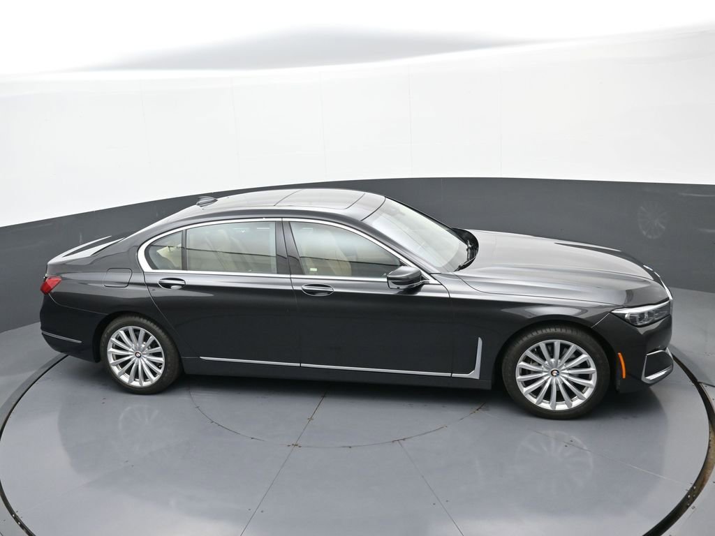 Used 2022 BMW 740i xDrive w/ Premium Package image 29