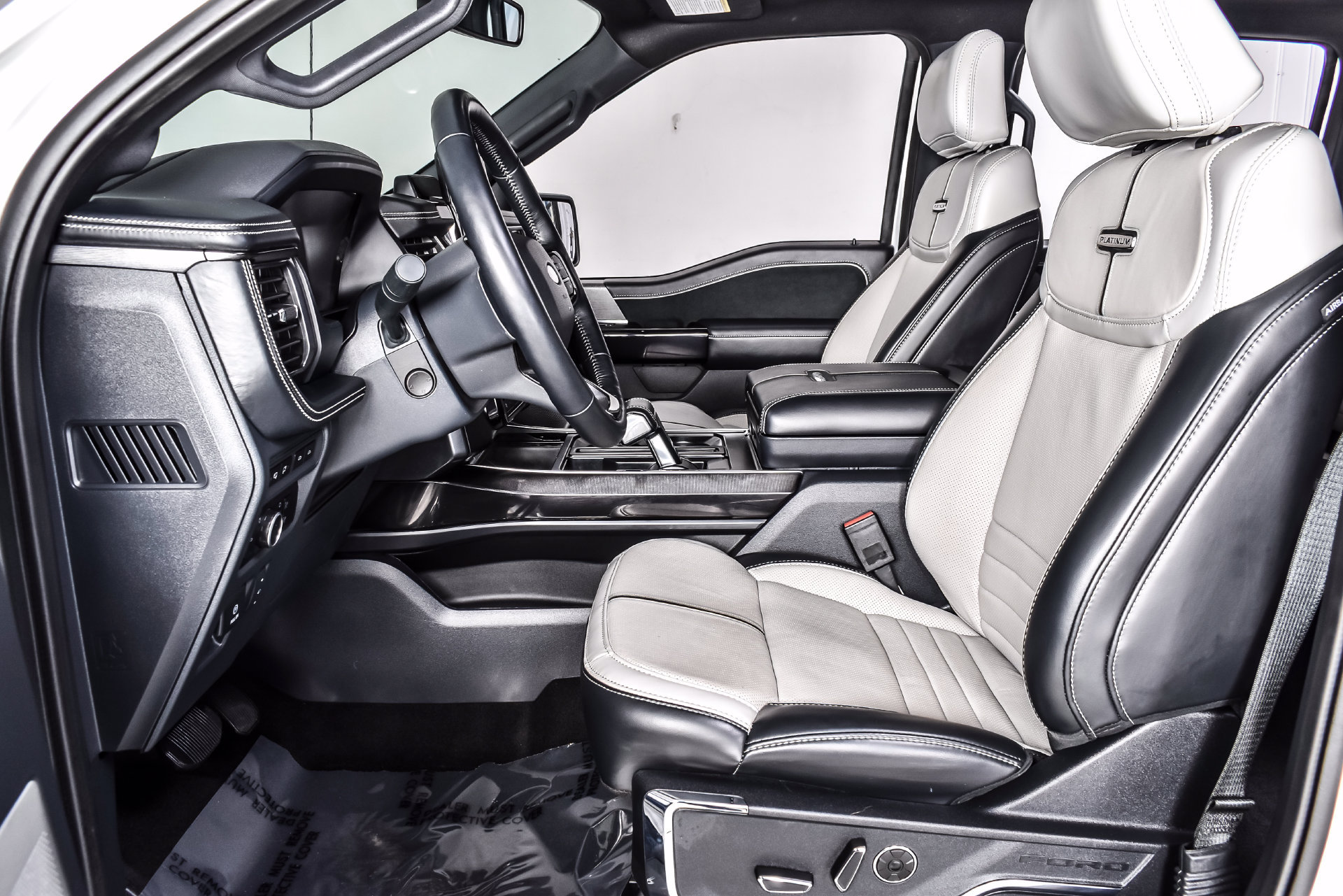 Used 2024 Ford F150 Lightning Platinum AWD/4WD image 12