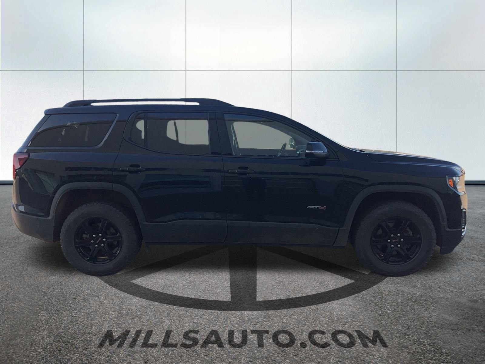 Used 2023 GMC Acadia AT4 w/ Technology Package image 3