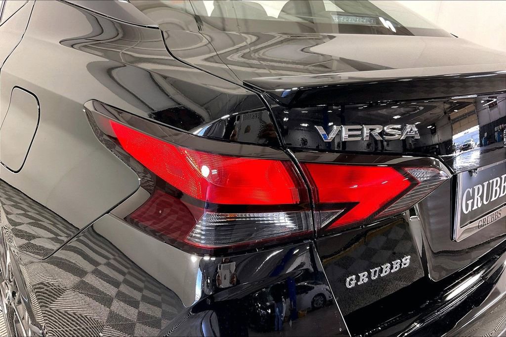 New 2025 Nissan Versa SR w/ Trunk Package image 36