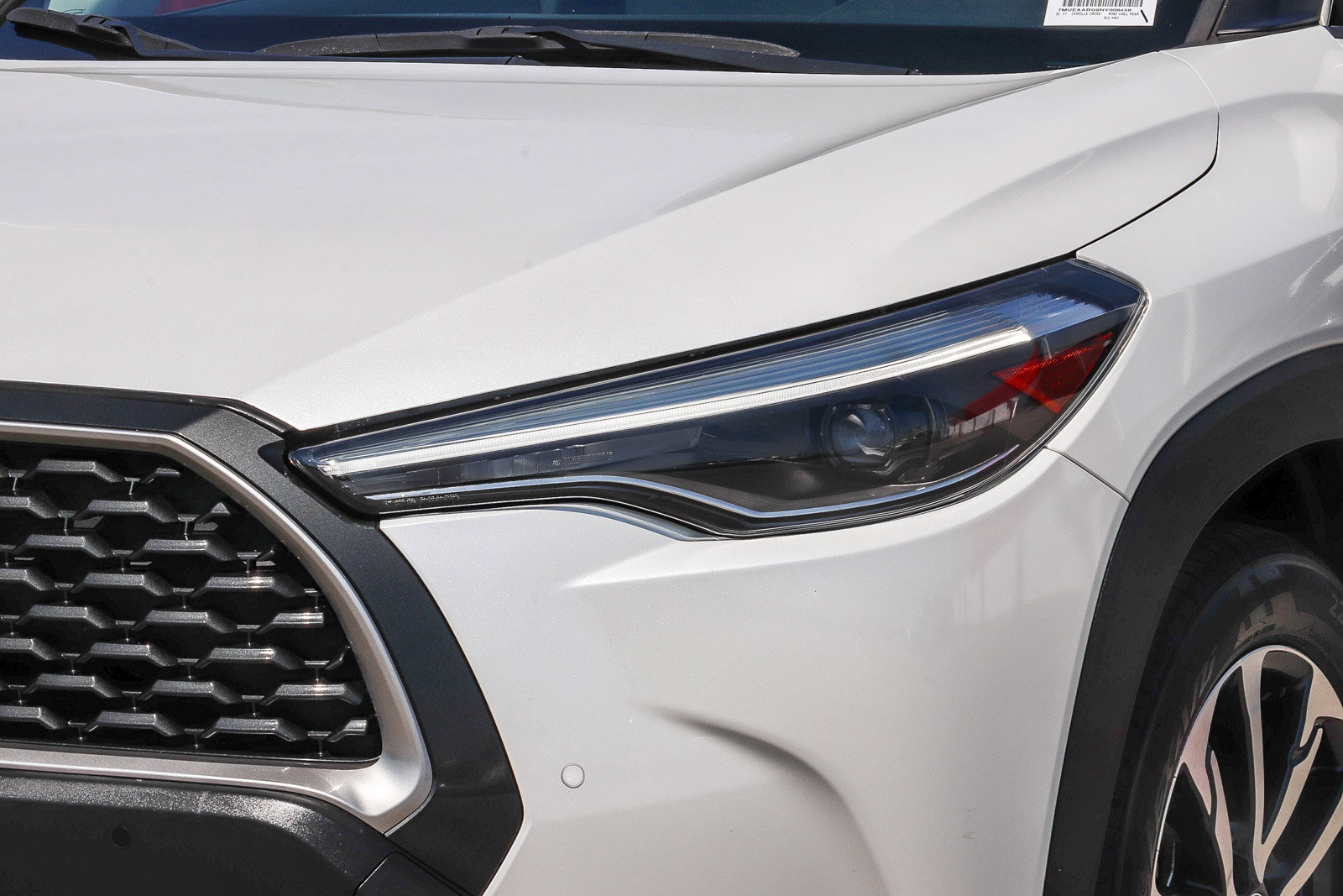 Used 2022 Toyota Corolla Cross XLE AWD/4WD image 9
