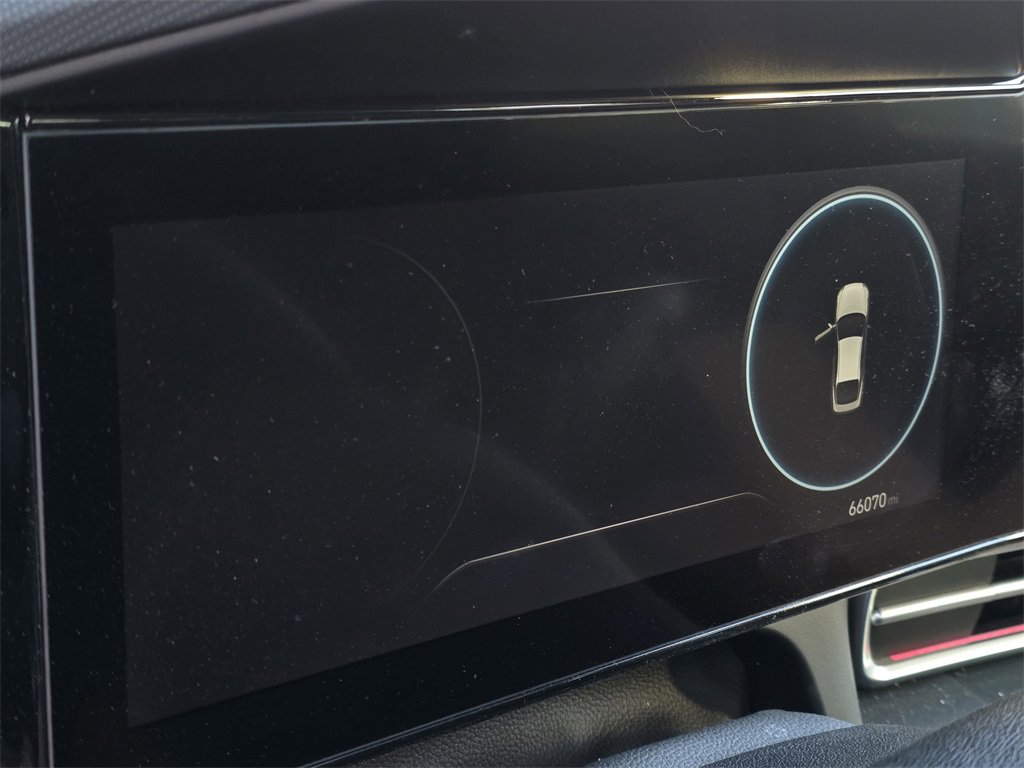 Used 2022 Hyundai Elantra Limited image 8