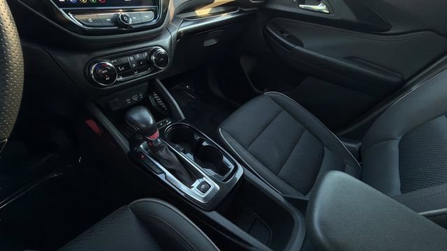 Used 2022 Chevrolet TrailBlazer RS w/ Sun and Liftgate Package FWD image 14