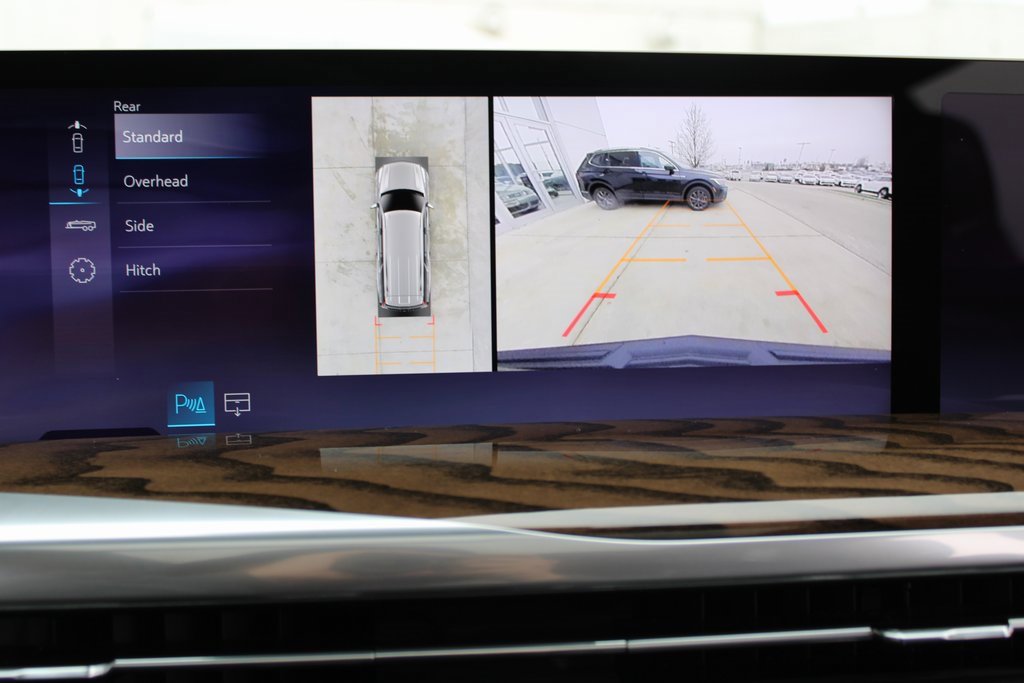 Used 2025 Cadillac Escalade ESV Sport Platinum w/ LPO, ONYX Package image 17