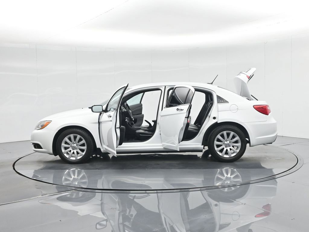 Used 2014 Chrysler 200 Limited image 36