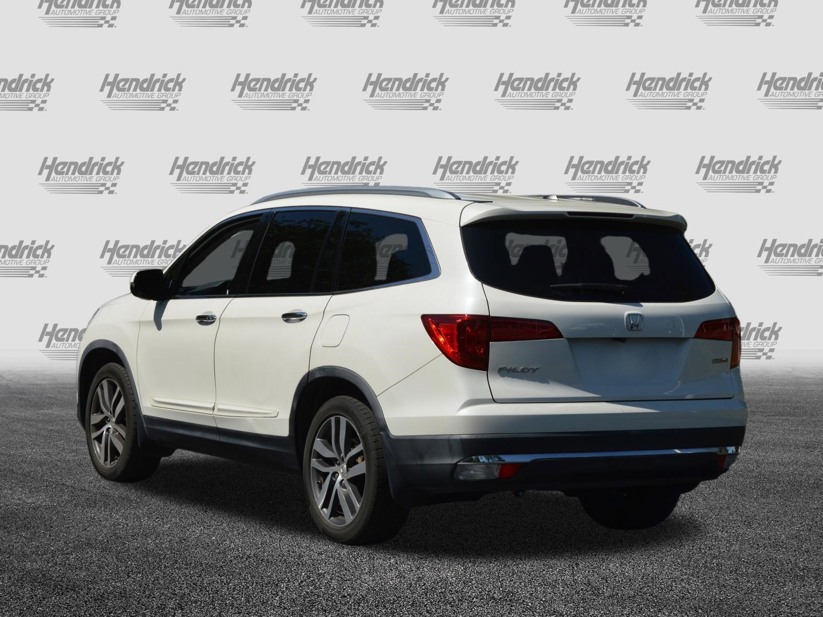 Used 2017 Honda Pilot Touring image 9