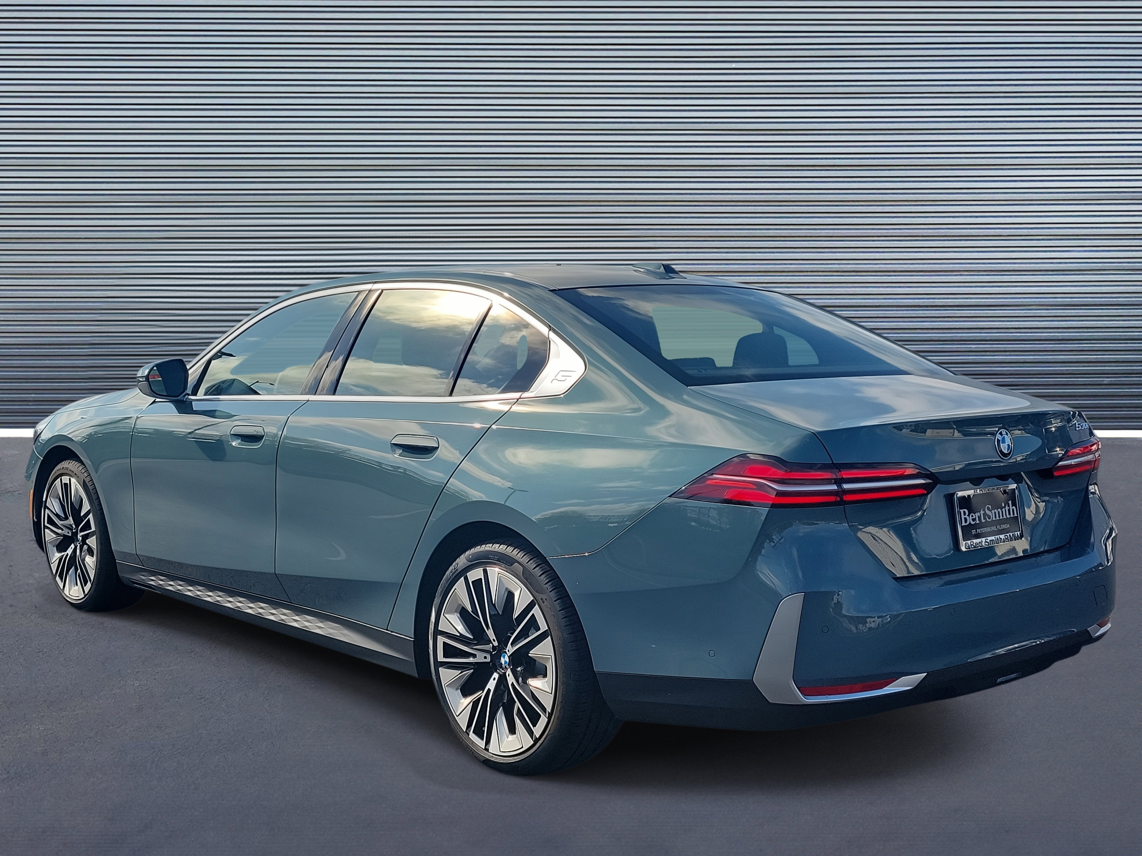 Used 2026 BMW 530i image 4