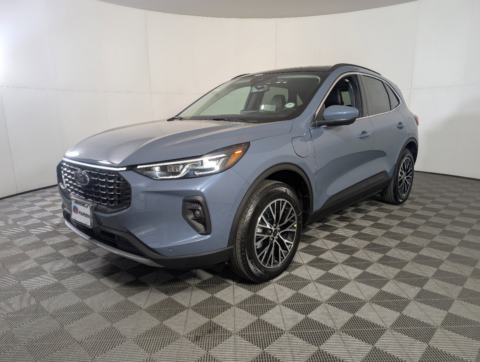 New 2025 Ford Escape SE w/ PHEV Premium Package image 3