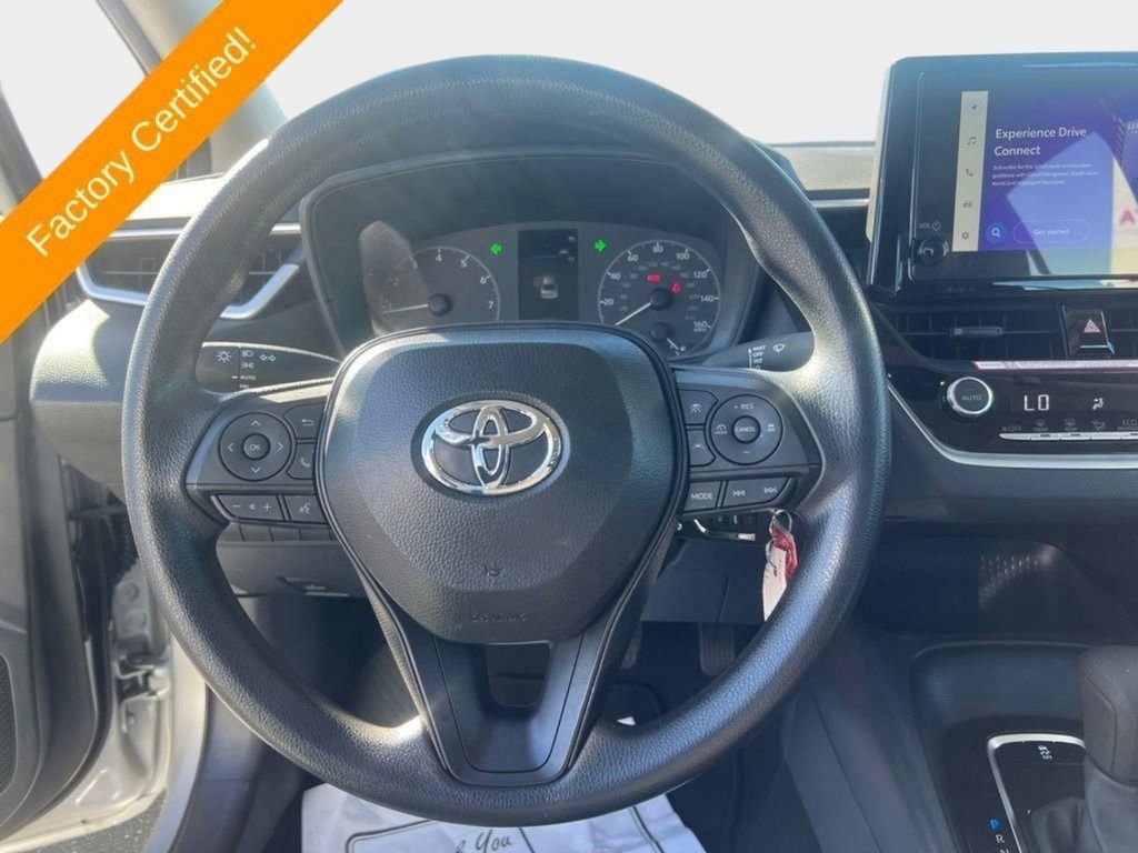 Used 2025 Toyota Corolla LE image 14