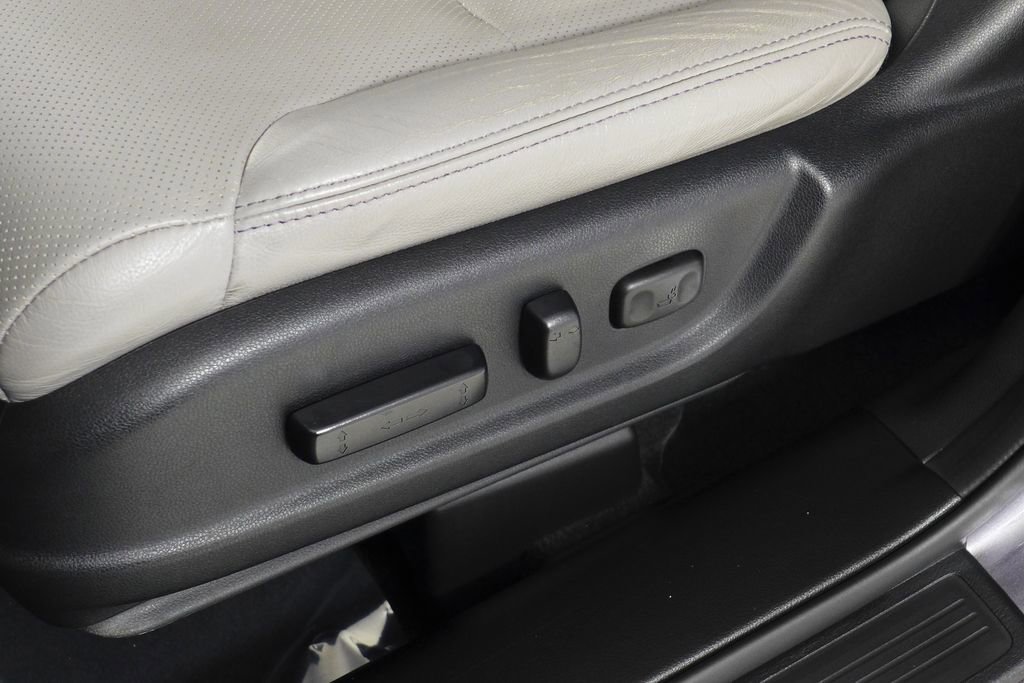 Used 2016 Honda CR-V Touring image 24