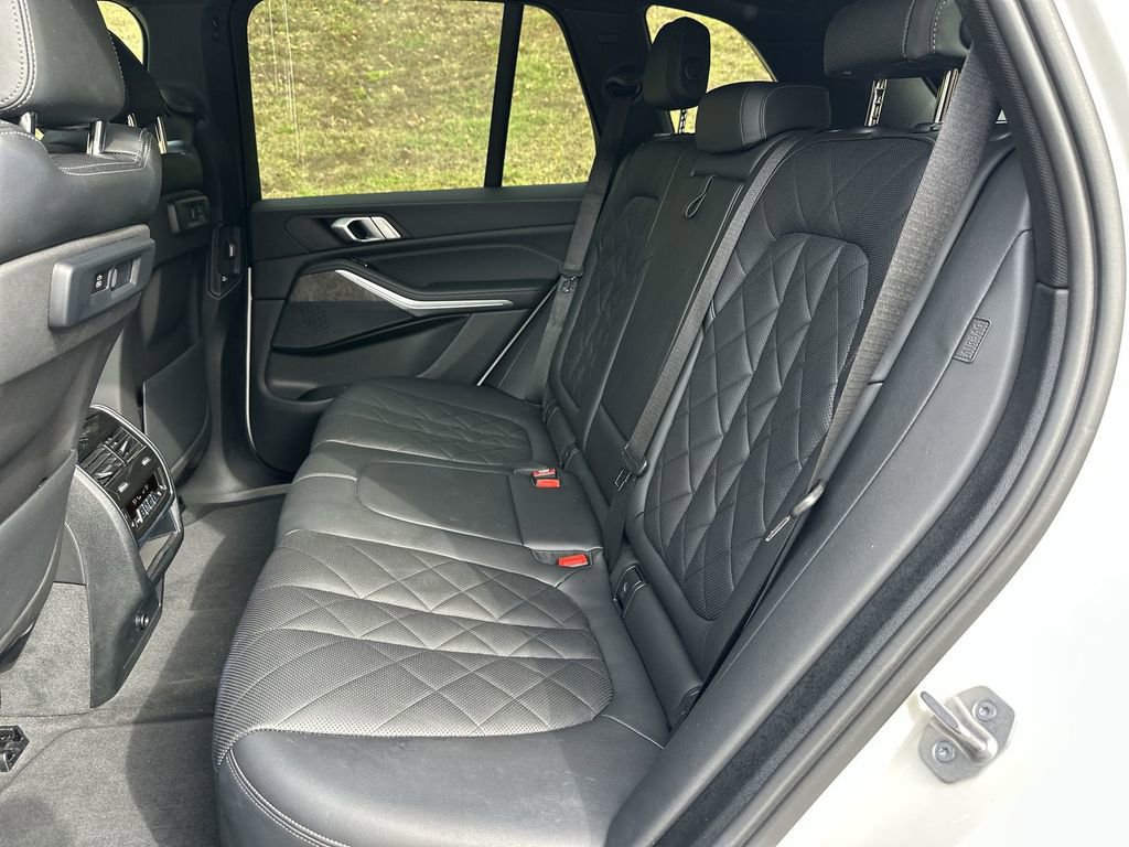 Used 2023 BMW X5 xDrive40i w/ Premium Package image 30
