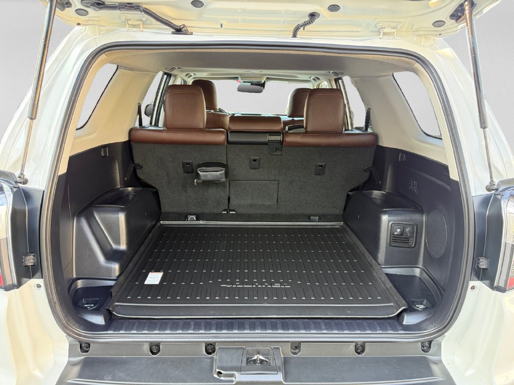 Used 2021 Toyota 4Runner Limited AWD/4WD image 27