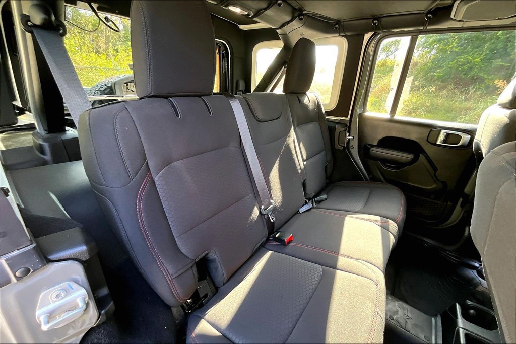 Used 2023 Jeep Wrangler Unlimited Rubicon w/ Cold Weather Group AWD/4WD image 37