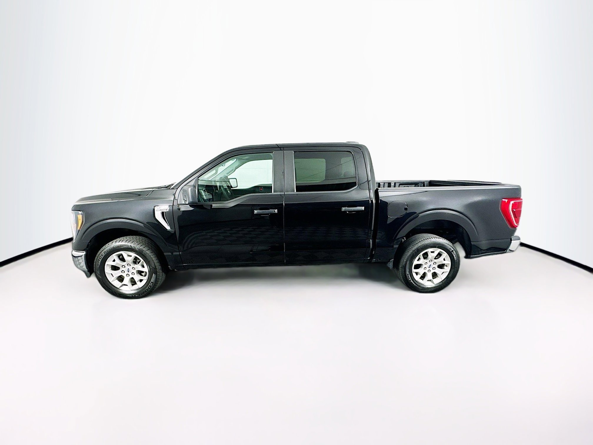 Used 2023 Ford F150 XLT image 4