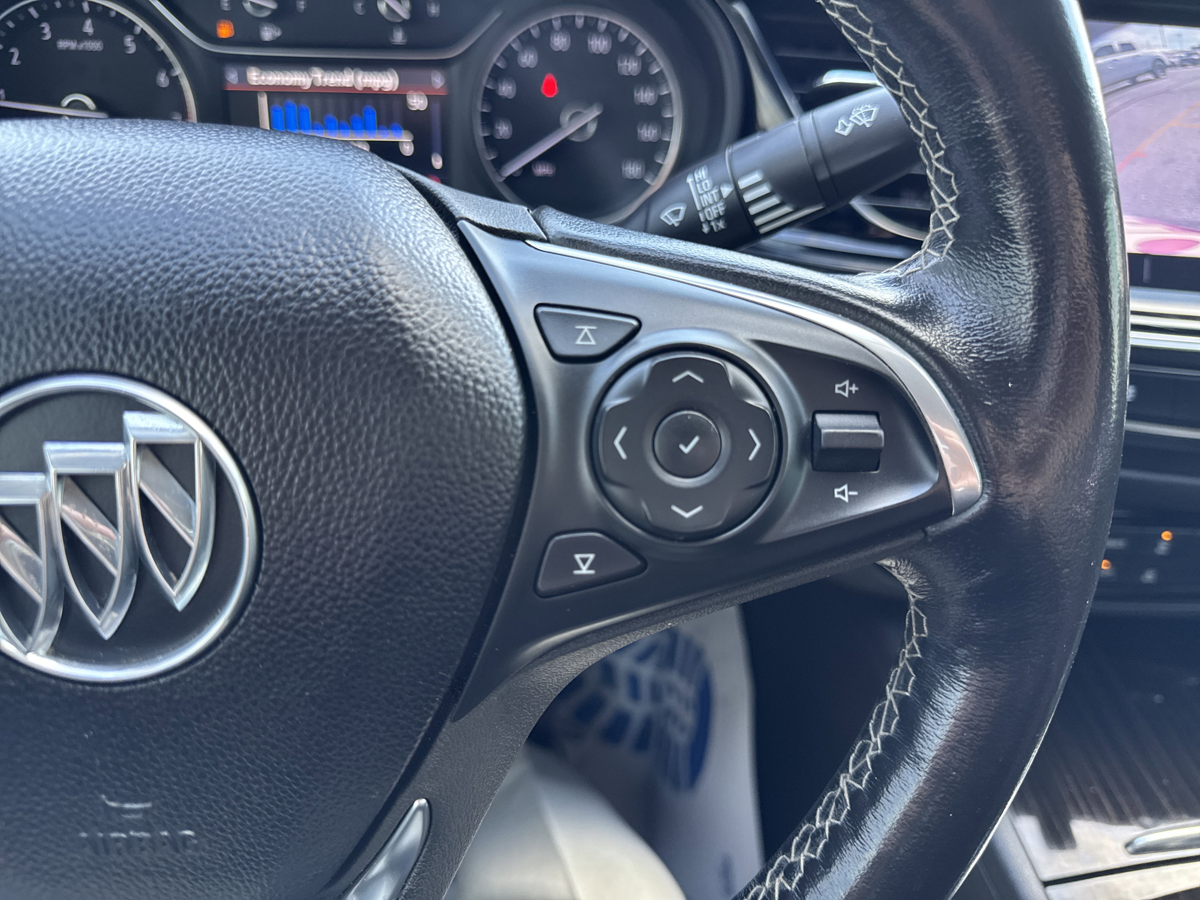 Used 2018 Buick Regal Preferred image 29