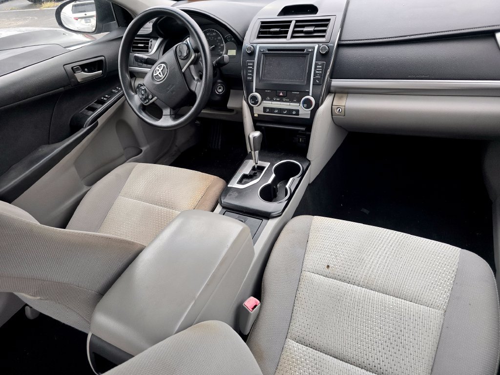Used 2014 Toyota Camry LE FWD image 13