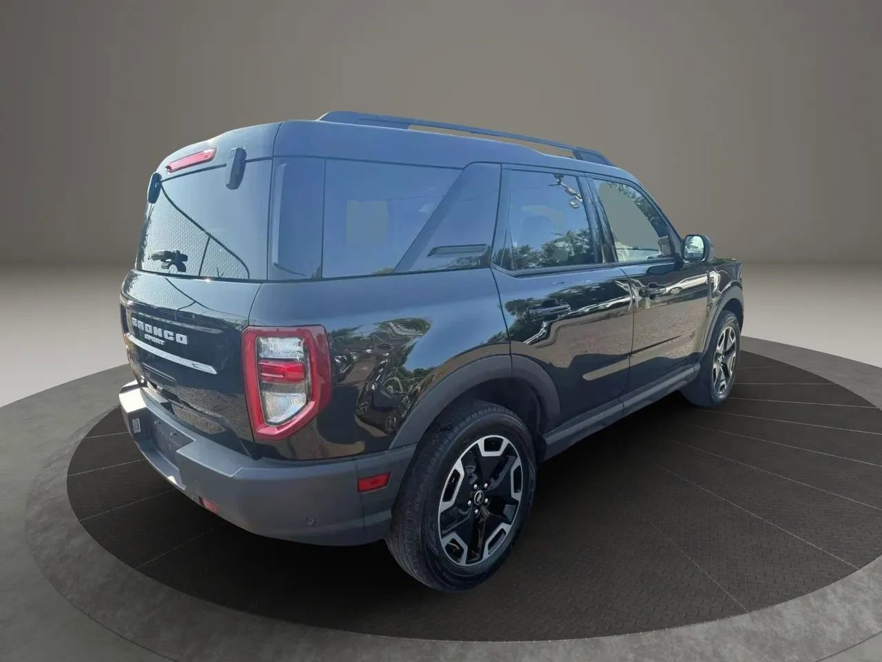 Used 2021 Ford Bronco Sport Outer Banks w/ Outer Banks Package image 5