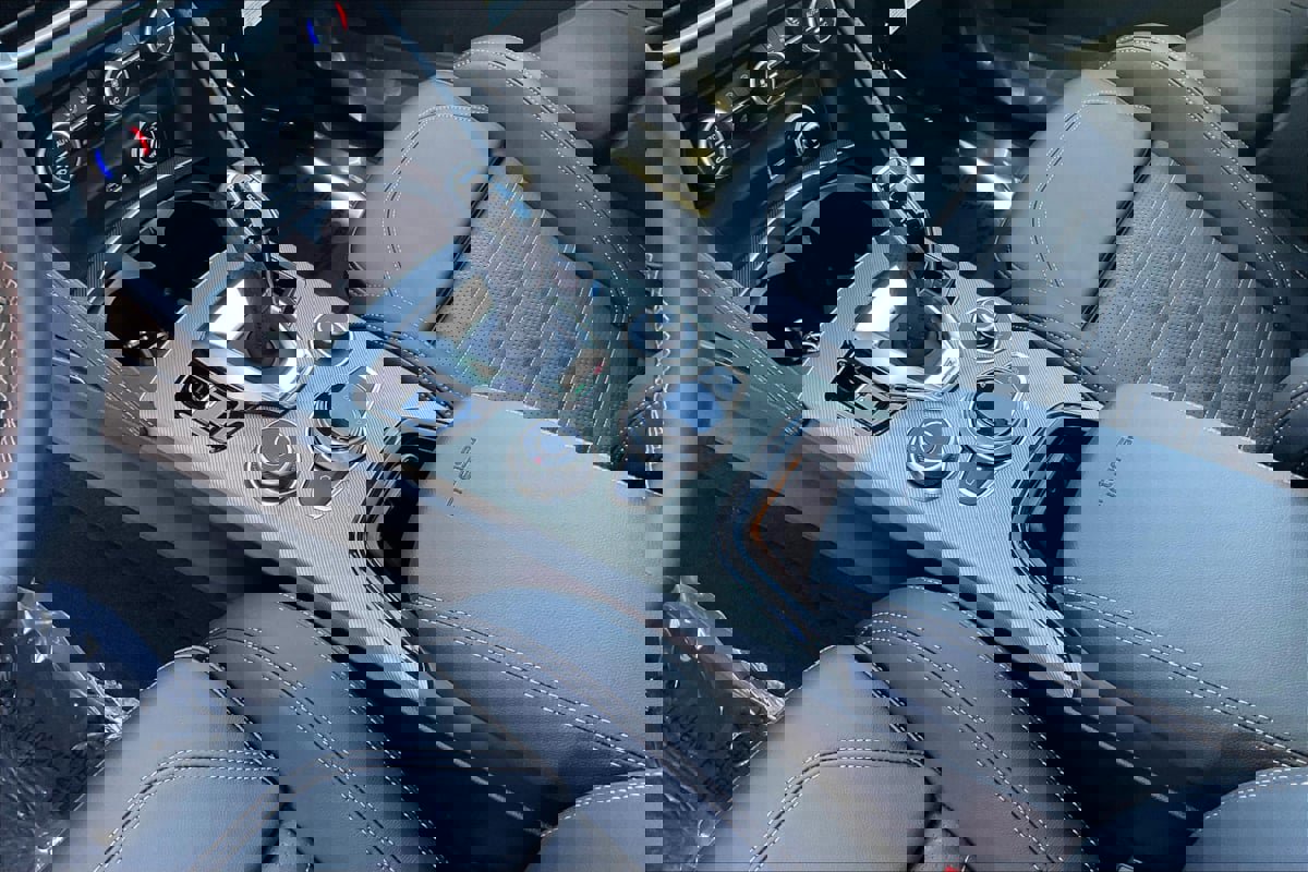 New 2025 Alfa Romeo Stelvio Sprint image 8