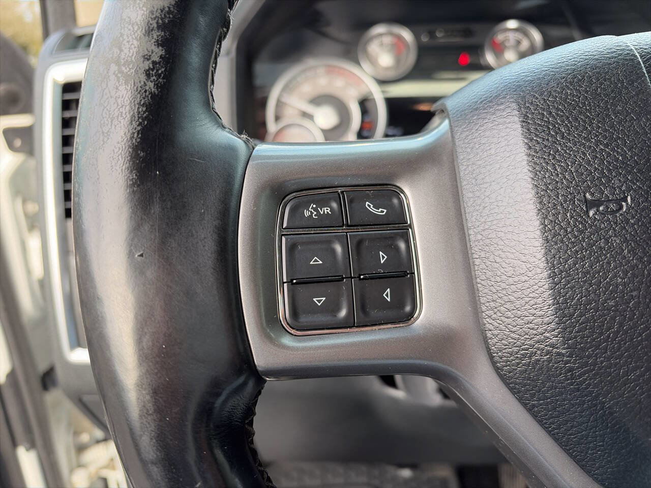 Used 2014 RAM 2500 Longhorn image 39