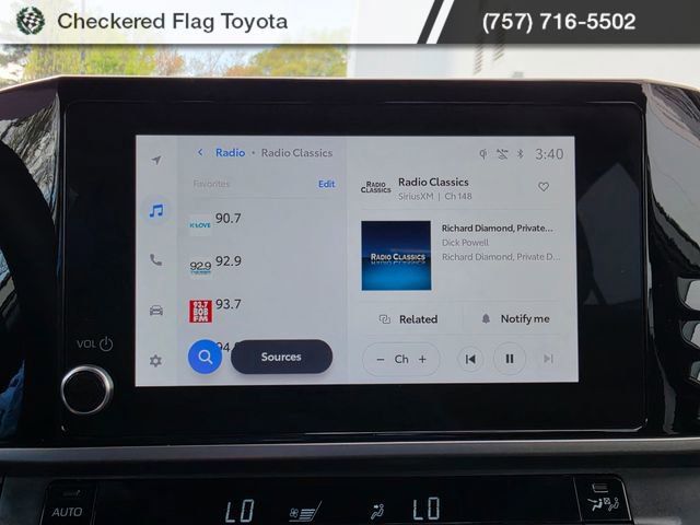 Used 2025 Toyota Camry SE w/ Convenience Package image 35