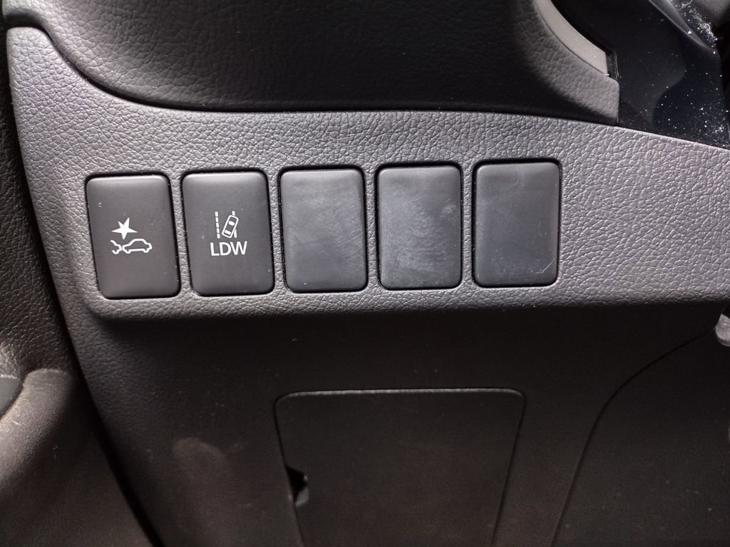 Used 2020 Mitsubishi Outlander SE image 26