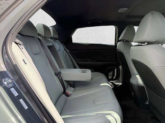 Certified 2025 Hyundai Elantra Limited image 18