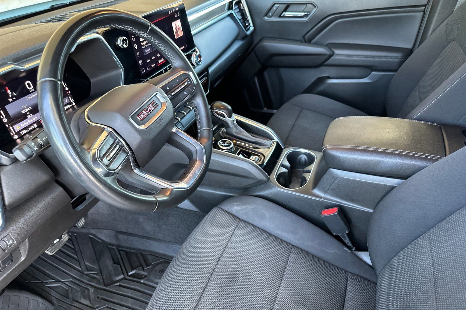 Used 2023 GMC Canyon Elevation w/ Convenience Package AWD/4WD image 10