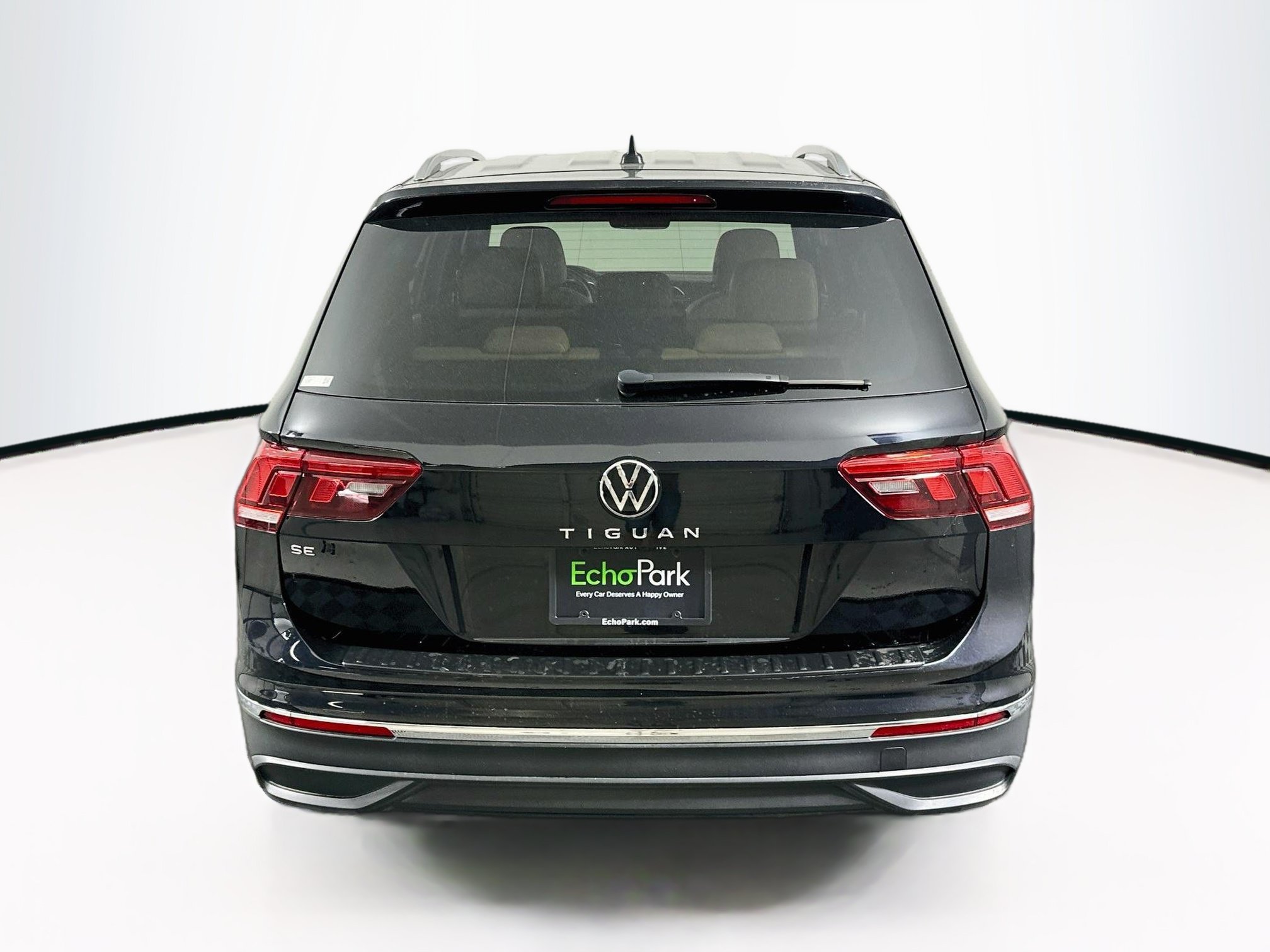 Used 2023 Volkswagen Tiguan SE FWD image 7