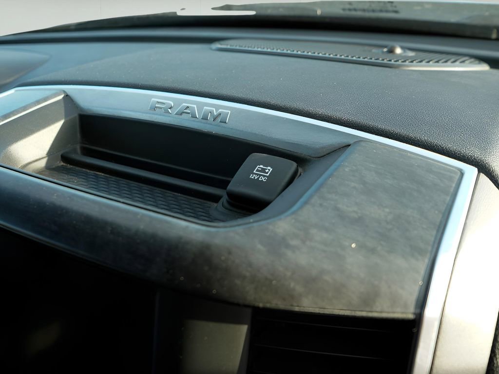 Used 2024 RAM 3500 Big Horn image 27