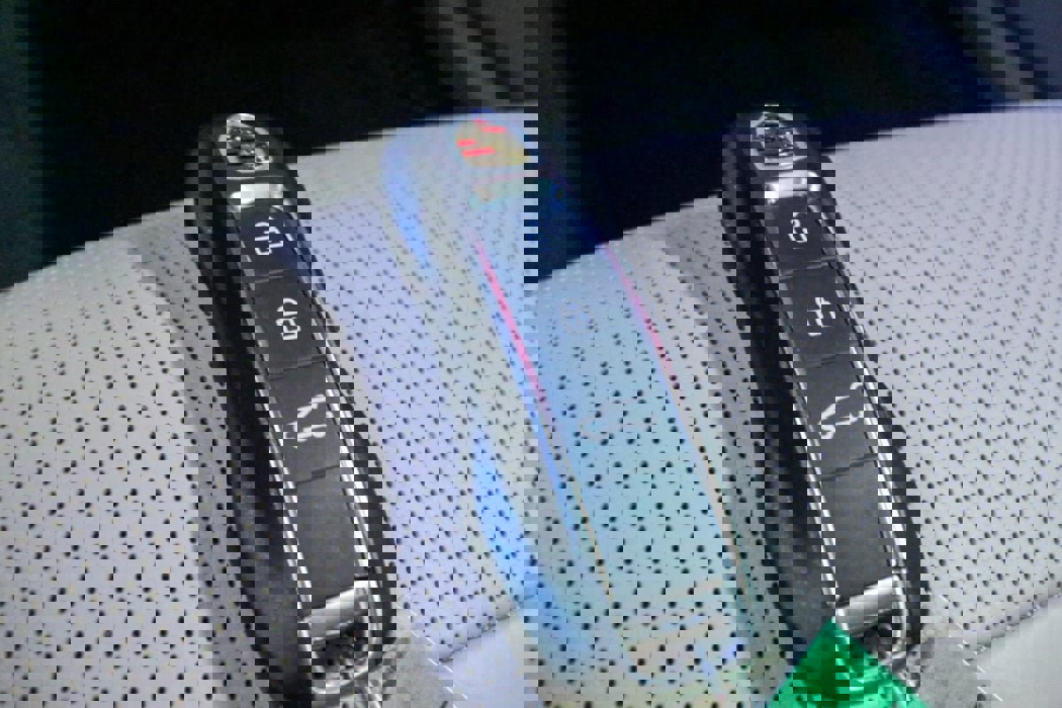 Used 2024 Porsche Cayenne AWD/4WD image 24