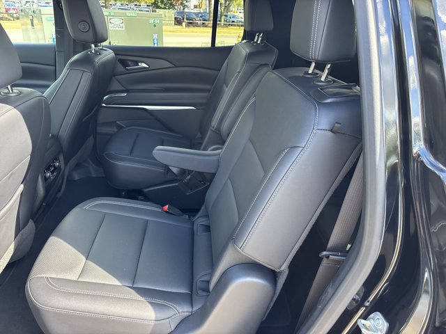 Used 2025 Chevrolet Traverse LT AWD/4WD image 18